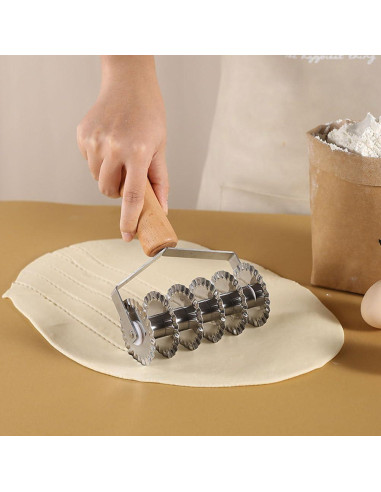 Cortador de Masa DOITOOL de Acero Inoxidable con Mango de Madera