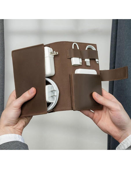 Estuche Organizador Electrónico de Viaje Cuero Café 18x23.5cm
