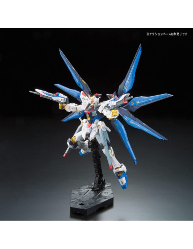 Modelo a Escala Strike Freedom Gundam Bandai RG 1/144