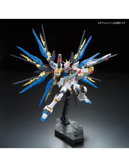 Modelo a Escala Strike Freedom Gundam Bandai RG 1/144
