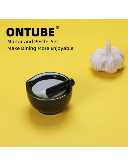 Conjunto de Mortero y Mano ONTUBE Cerámica 8.13 cm Negro