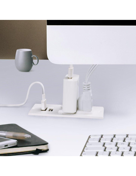 Toma de Corriente Empotrada Maggie BBGS-127 con 2 USB