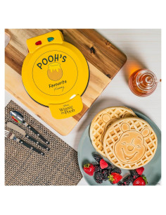 Máquina de Waffles Uncanny Brands Winnie the Pooh 900W