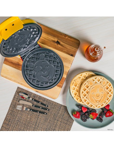 Máquina de Waffles Uncanny Brands Winnie the Pooh 900W 2