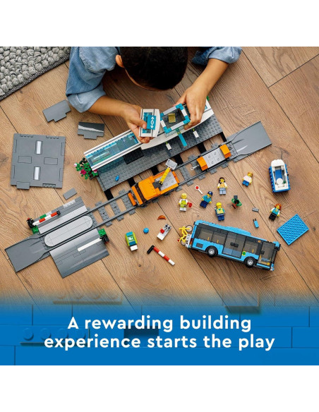 Set Estación de Tren LEGO City 60335 con Autobús y Camión