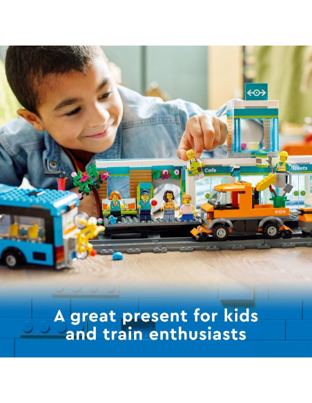 Set Estación de Tren LEGO City 60335 con Autobús y Camión