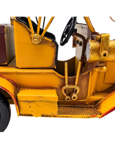 Adorno Navideño Coche Clásico Rojo Metal 27.9cm Jinyi