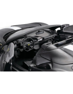 Coche Diecast Bburago SF90 Spider 1/18 Negro con Rayas 2