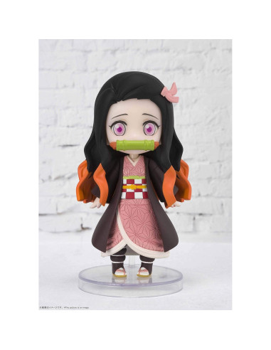 Figura de acción Kamado Nezuko Figuarts mini Bandai 10 cm