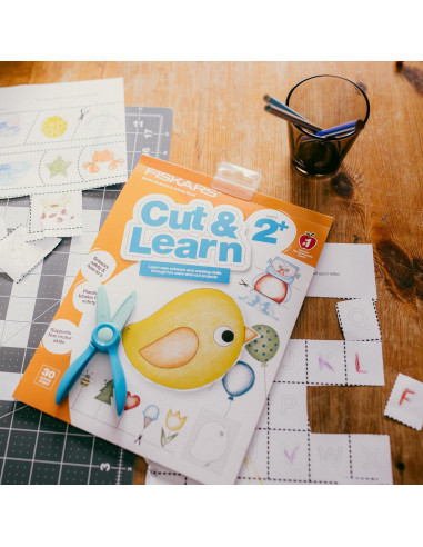 Fiskars Tijeras de Inicio con Libro de Actividades 2+