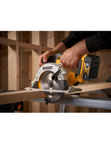 Sierra Circular DEWALT 20V MAX 6.5" Inalámbrica DCS565B