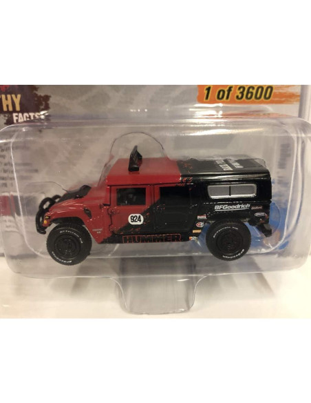 Hummer H1 Wagon Rojo y Negro 1:64 Johnny Lightning Edición Limitada