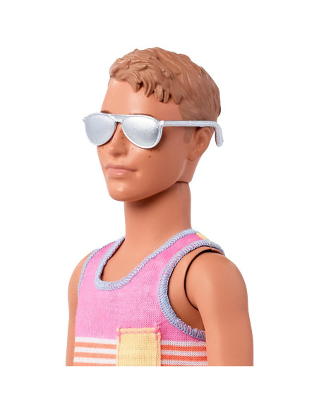 Muñeca Ken Fashionistas Mattel con Sudadera y Zapatillas