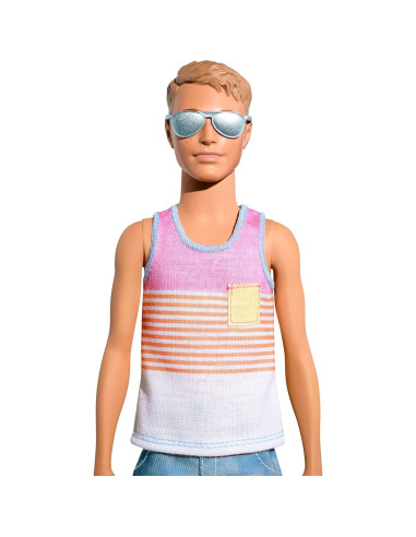 Muñeca Ken Fashionistas Mattel con Sudadera y Zapatillas