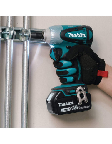 Llave de Impacto Inalámbrica Makita XWT06 18V 3/8" 210.65 Nm