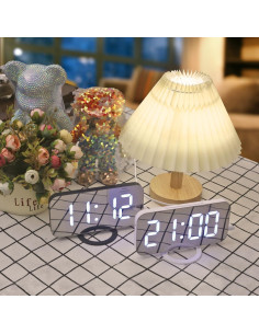 Reloj Despertador Digital WulaWindy Negro con Cargador USB 2