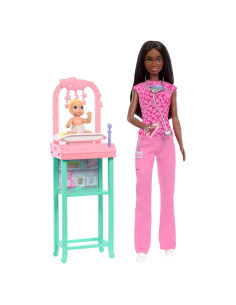 Barbie Bebé Doctor con Muñeca Morena y Accesorios