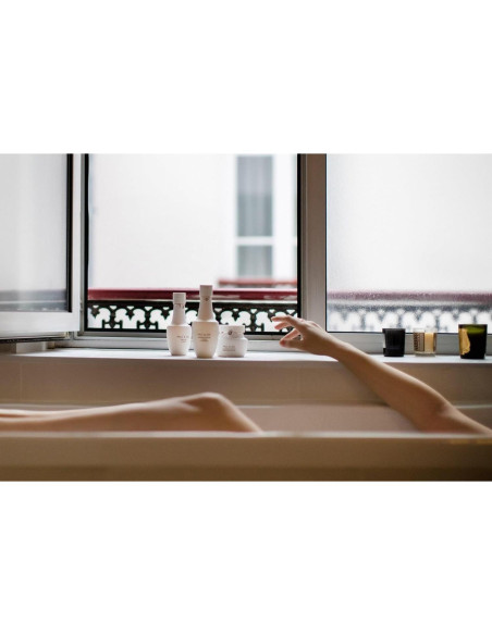 Aceite Hidratante Paul & Joe 48.2 ml - Reafirmante y Restaurador