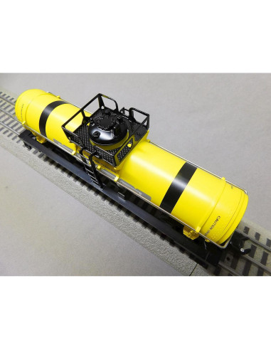 Carro Tanque de Sustos Lionel Racing Monsters Inc LED Amarillo