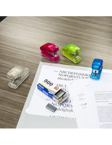 Grapadora Mini BAZIC con 500 Grapas Estándar y Removedor