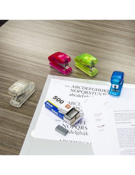 Grapadora Mini BAZIC con 500 Grapas Estándar y Removedor