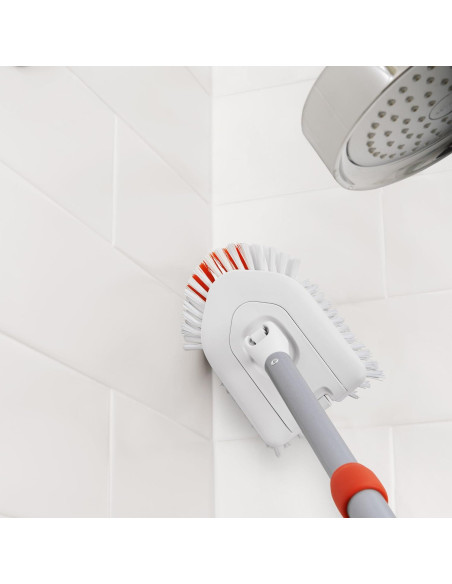 Cepillo Extensible OXO para Baño y Azulejos 66-106 cm Naranja