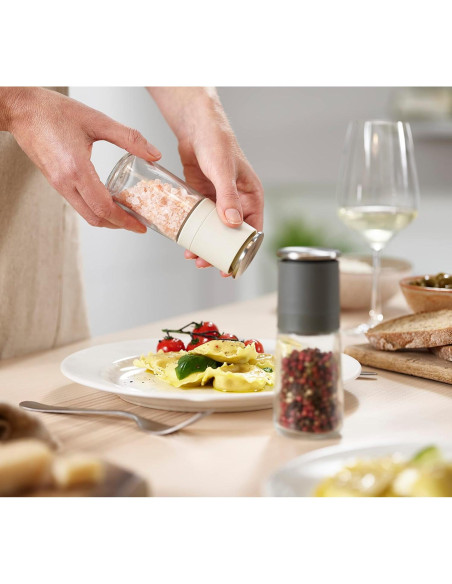 Conjunto Molinillos Sal y Pimienta Joseph Joseph - Negro