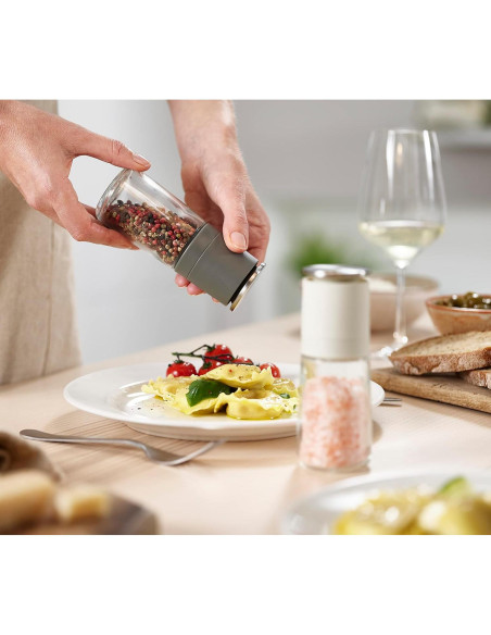 Conjunto Molinillos Sal y Pimienta Joseph Joseph - Negro