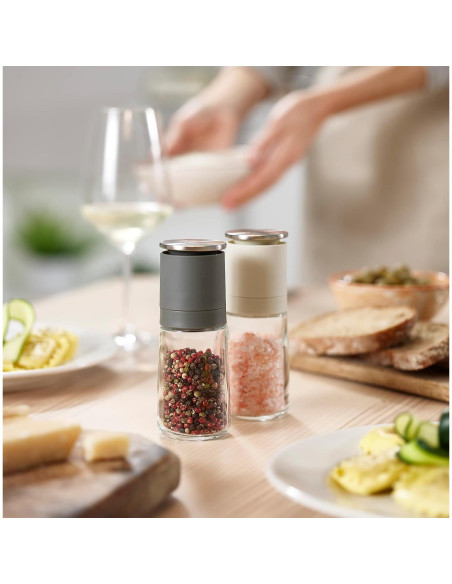 Conjunto Molinillos Sal y Pimienta Joseph Joseph - Negro