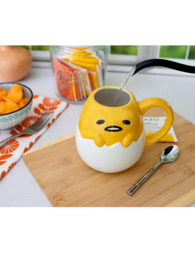 Taza de cerámica Gudetama 20 oz - Silver Buffalo - Amarillo