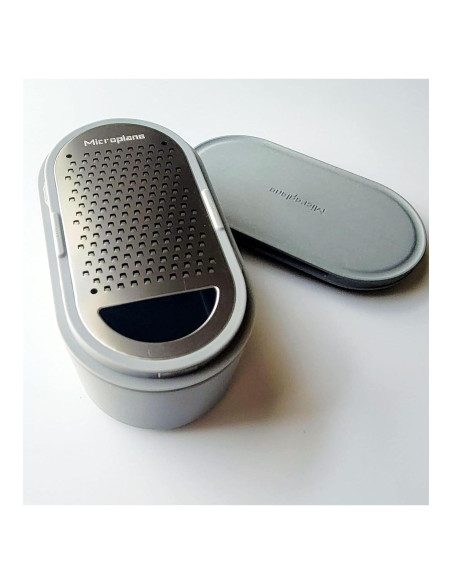 Rallador de Queso Grueso Microplane Eco Series con Contenedor