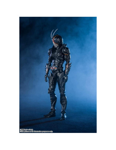 Figura de Acción Kamen Rider Black SUN BANDAI 15 cm con Pedestal