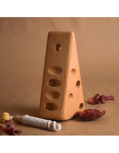 Juguete de Enhebrar de Madera Montessori Queso 20x7x8 cm