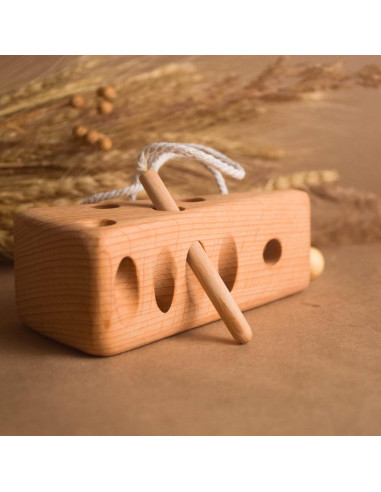 Juguete de Enhebrar de Madera Montessori Queso 20x7x8 cm