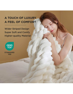 Manta de Tiro Blanca Bedsure 127x152 cm Suave y Ligera 2