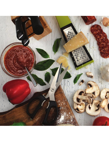 Cuchillo Utilitario Shun 15 cm y Tijeras Multiusos Kai