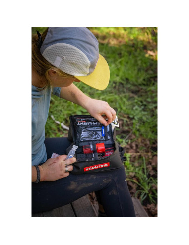 Kit de Primeros Auxilios Plus Uncharted Supply Co. 60 Suministros