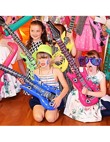 12 Guitarras Inflables de Colores Novelty Place 89cm para Fiesta