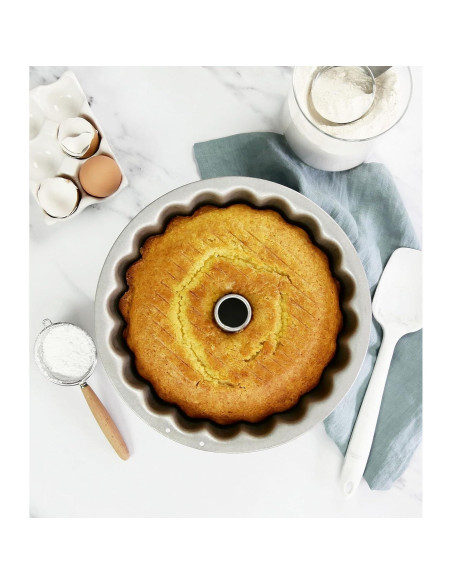 Molde para Pastel en Tubo USA Pan 26 cm Ondulado Antiadhesivo