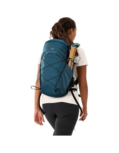 Mochila Aerios 18L Arc'teryx Ultraligera Ajuste Personalizable