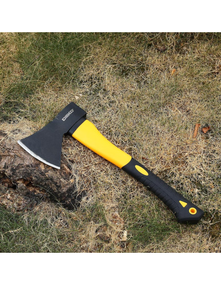 Hacha DEKOPRO 600g con Mango Antideslizante para Acampar