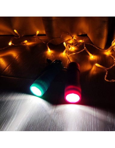 Juego de 4 Linternas LED FASTPRO 9 LED 30 Lúmenes con Baterías