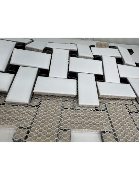 Teja de Porcelana Mosaico Tenedos HTC411 30.48x30.48 cm Negro Blanco Mate Teja de Porcelana Mosaico Tenedos HTC411 30.48x30.48 cm Negro Blanco Mate