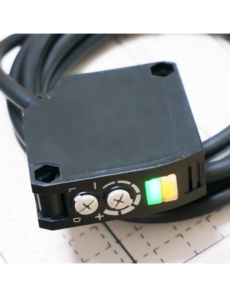 Sensor Fotoeléctrico Infrarrojo Twidec E3JK-DR12 0-80CM