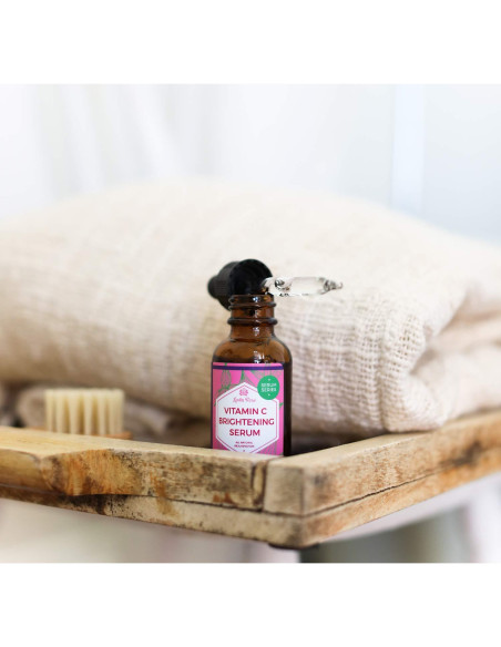 Suero Iluminador de Vitamina C Leven Rose 29.57 ml Antienvejecimiento