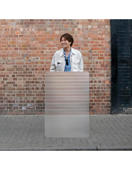 Escudo de Invisibilidad OWLHAUS 43.18x33.02cm con Mangos