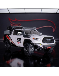 Hot Wheels Elite 64 Mod Shop Toyota Tacoma 2017 con Accesorios 2