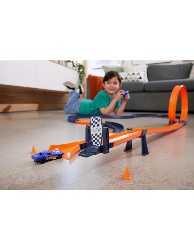 Set de pista Hot Wheels RC con coche 1:64 y 30 piezas
