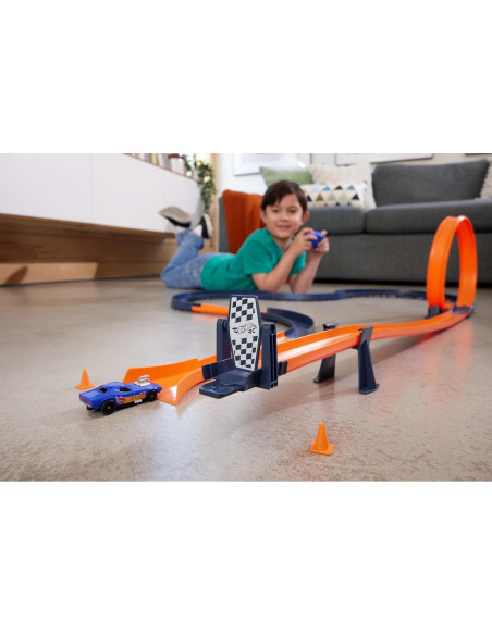 Set de pista Hot Wheels RC con coche 1:64 y 30 piezas Set de pista Hot Wheels RC con coche 1:64 y 30 piezas