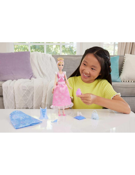 Muñeca de Moda Cenicienta 2-en-1 Mattel con Accesorios